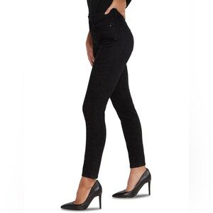 GUESS '1981 Skinny' Classic Black High Rise Fitted Skinny Jean - Size 26